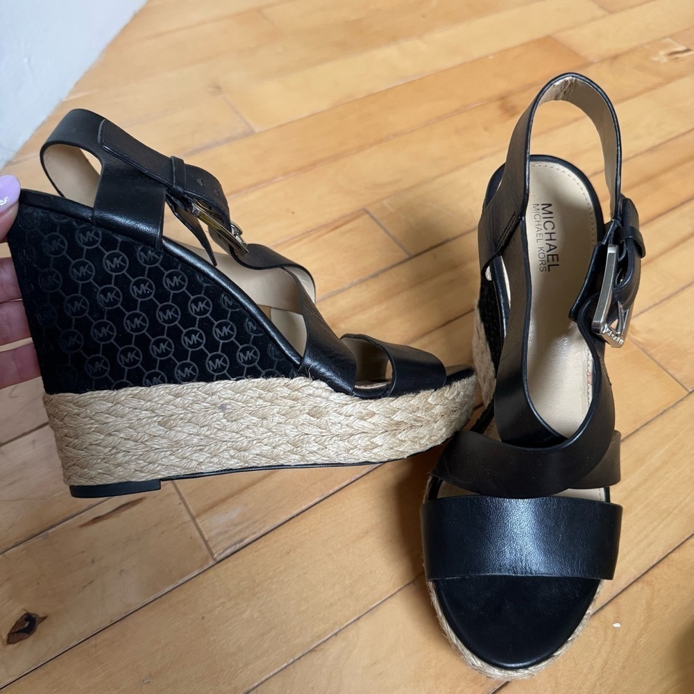 Michael Kors wedge sandals - Picture 2 of 7